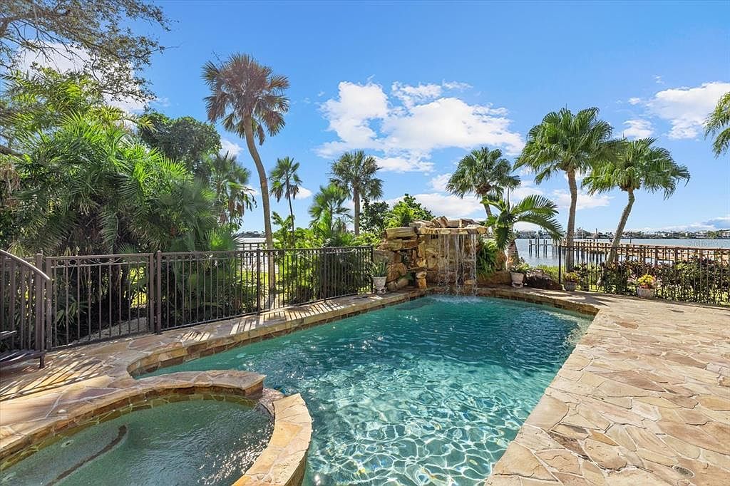 2115 Lychee Ln Nokomis, FL 34275 - Thumbnail 5