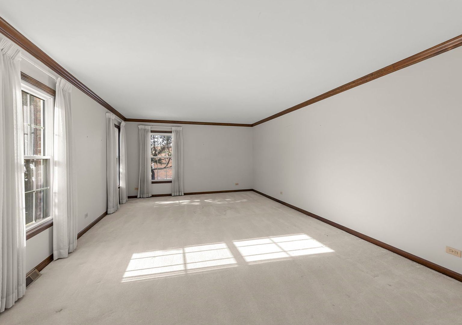 19W140 Avenue Chateaux N Oak Brook, IL 60523 - Thumbnail 5