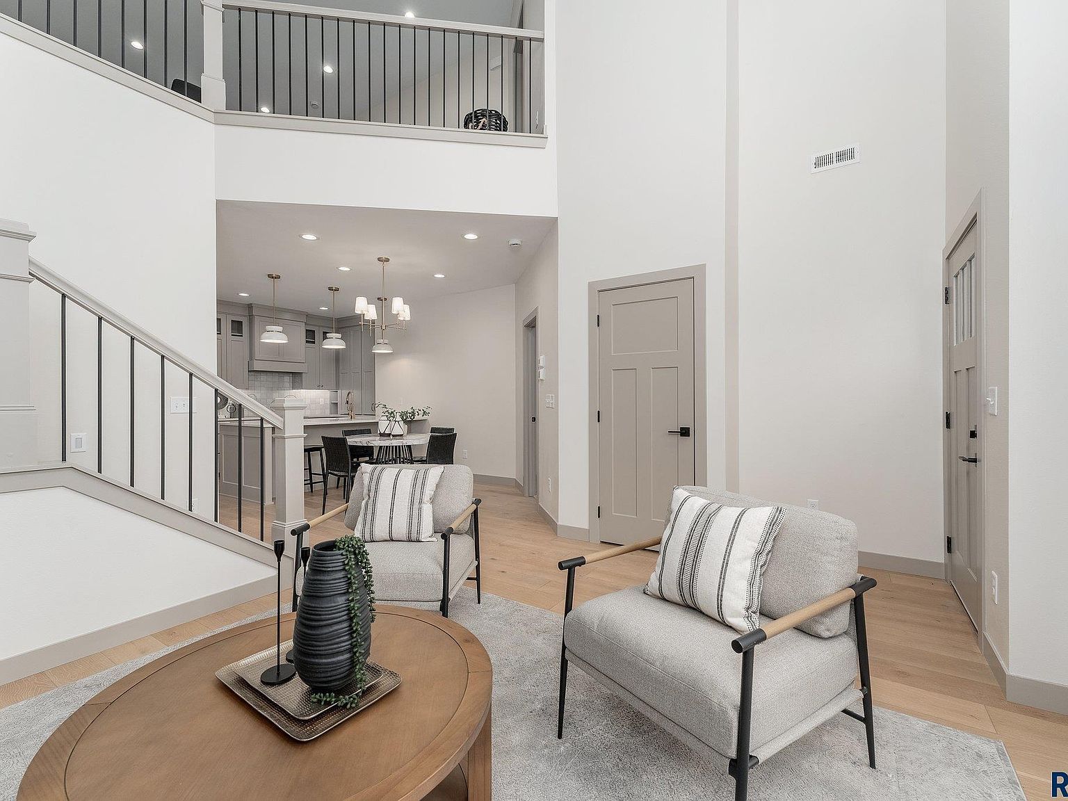 8611 W Shoreline Pl Sioux Falls, SD 57107 - Thumbnail 5