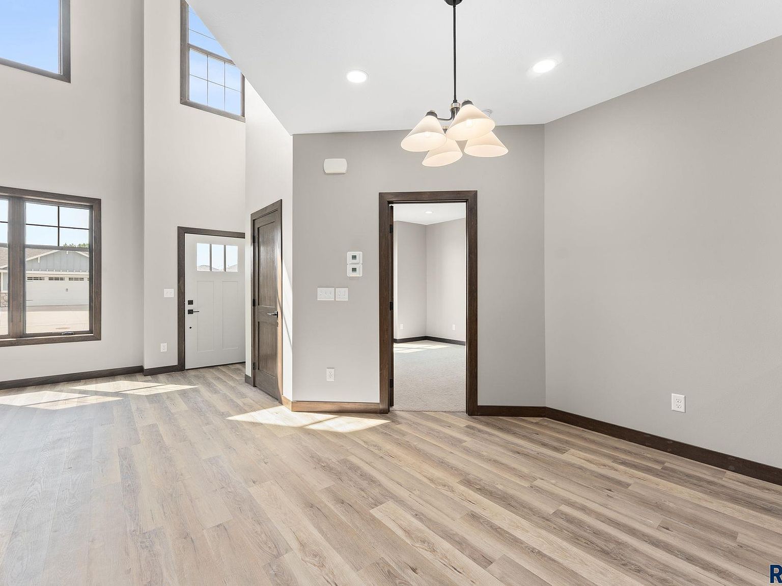 8619 W Shoreline Pl Sioux Falls, SD 57107 - Thumbnail 5