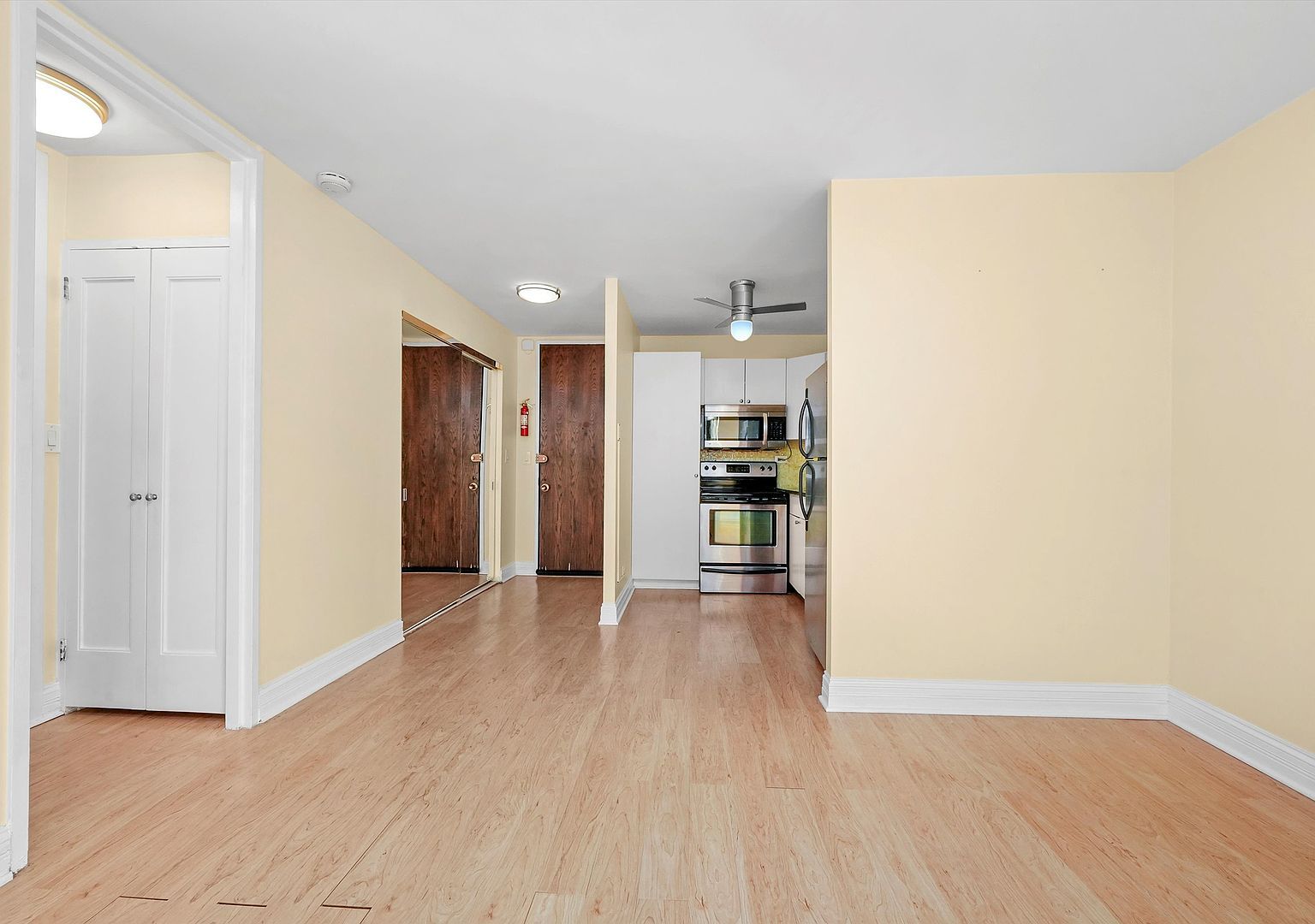 720 W Gordon Ter APT 3B Chicago, IL 60613 - Thumbnail 5