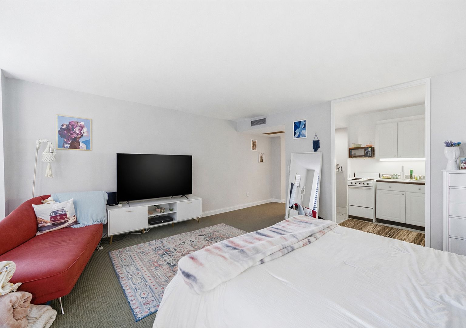 260 E Chestnut St APT 406 Chicago, IL 60611 - Thumbnail 5