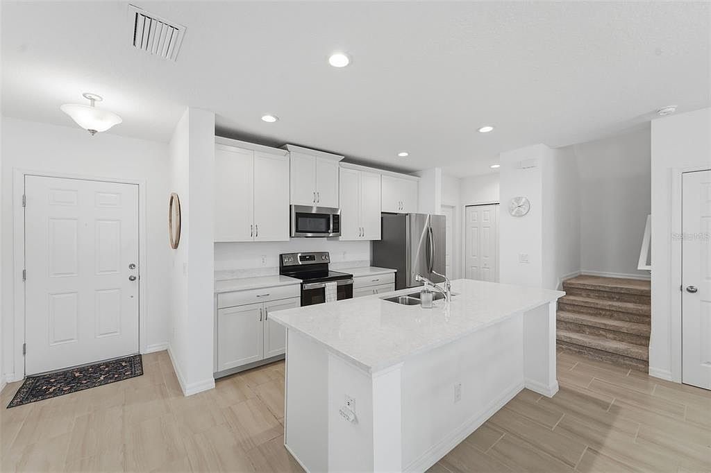 1255 Wispy Cypress Dr Kissimmee, FL 34746 - Thumbnail 5