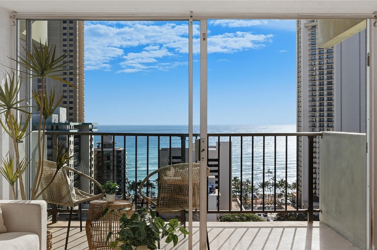 2440 Kuhio Ave APT 2001 Honolulu, HI 96815 - Thumbnail 5