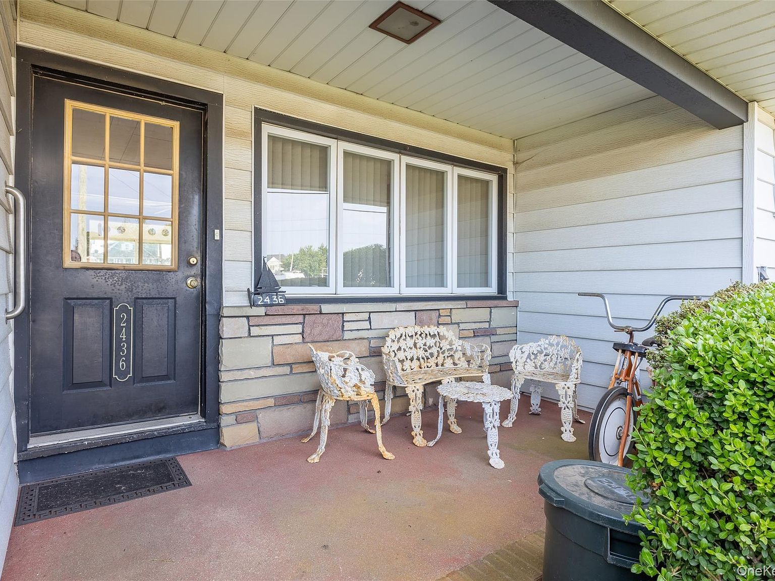 2436 Hempstead Ln Wantagh, NY 11793 - Thumbnail 5