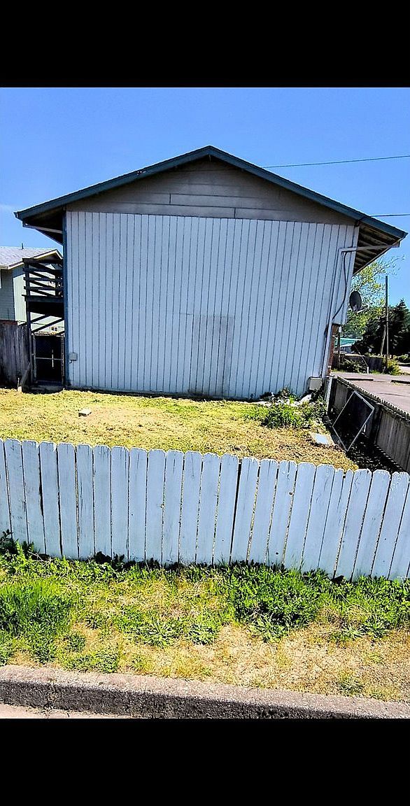 587 W Berdine St Roseburg, OR 97471 - Thumbnail 5