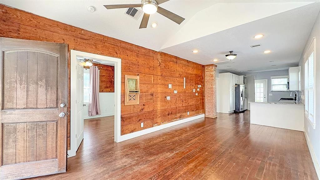 105 N Eastwood St Houston, TX 77011 - Thumbnail 5