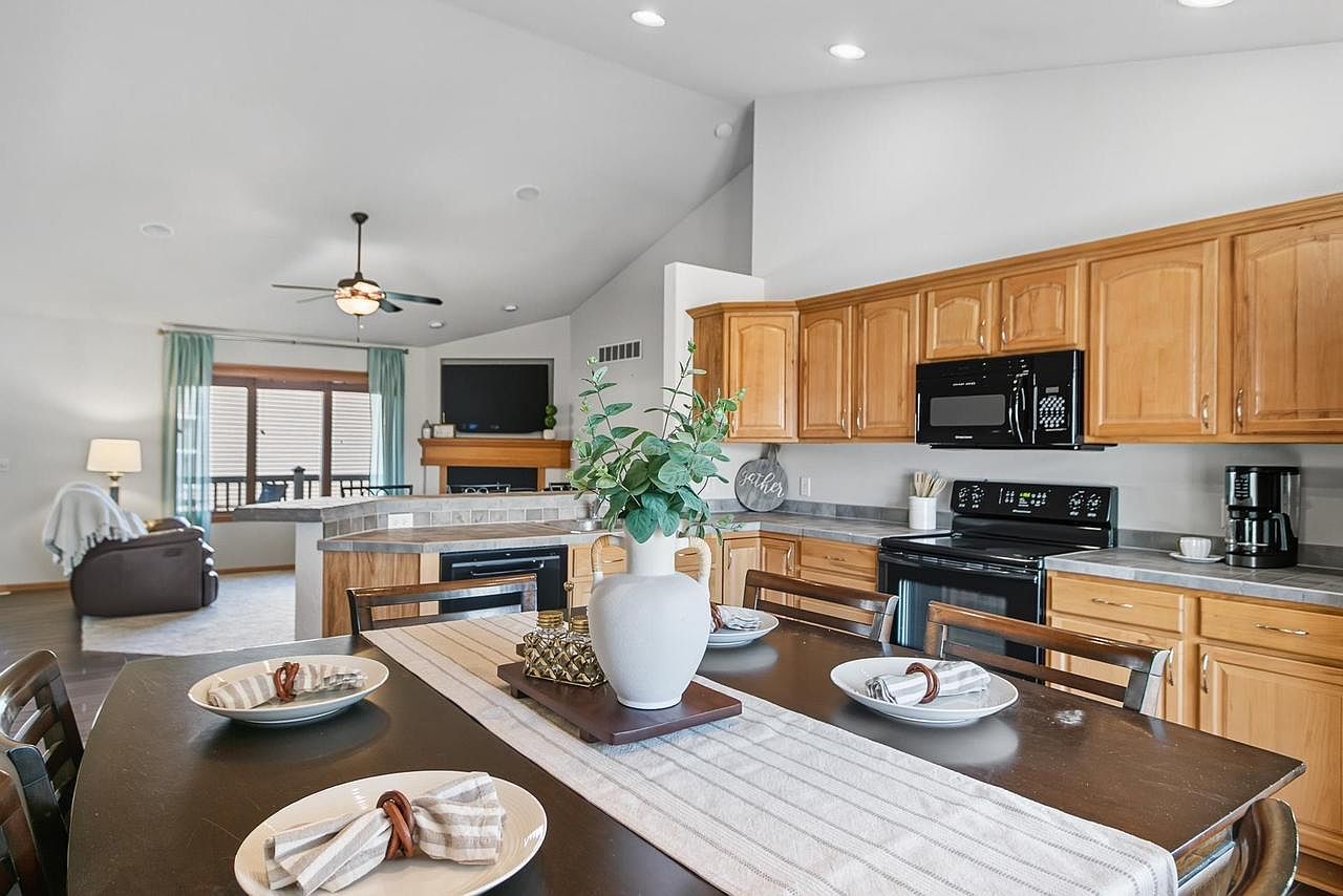 4229 Baybrook Dr Janesville, WI 53546 - Thumbnail 5