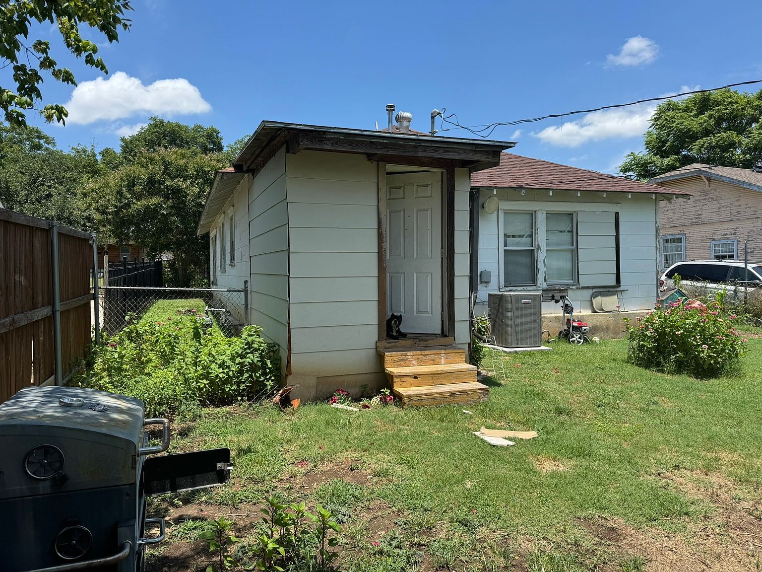 2634 Emmett St Dallas, TX 75211 - Thumbnail 5