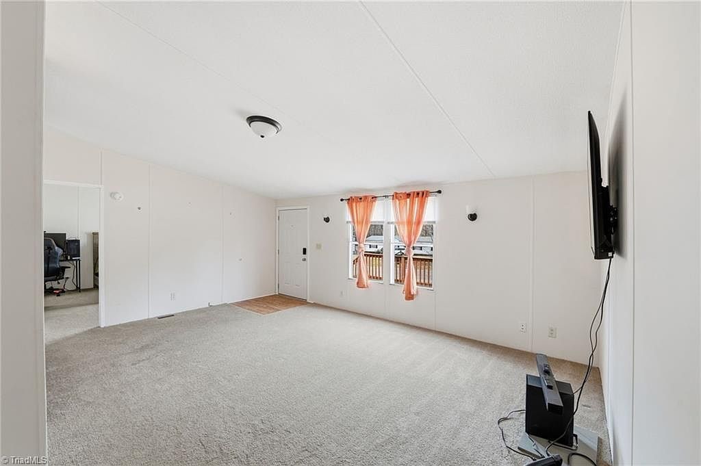 2862 Eagle Point Dr Trinity, NC 27370 - Thumbnail 5