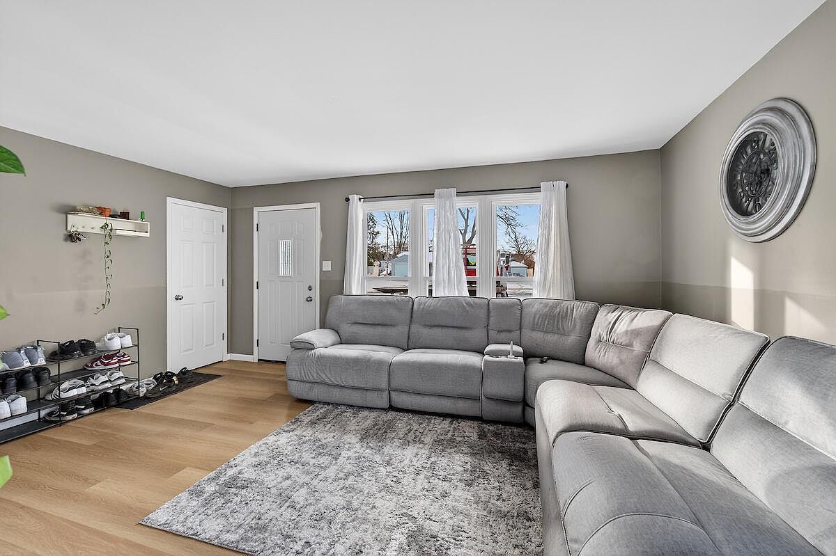 5720 W Thurston Ave Milwaukee, WI 53218 - Thumbnail 5