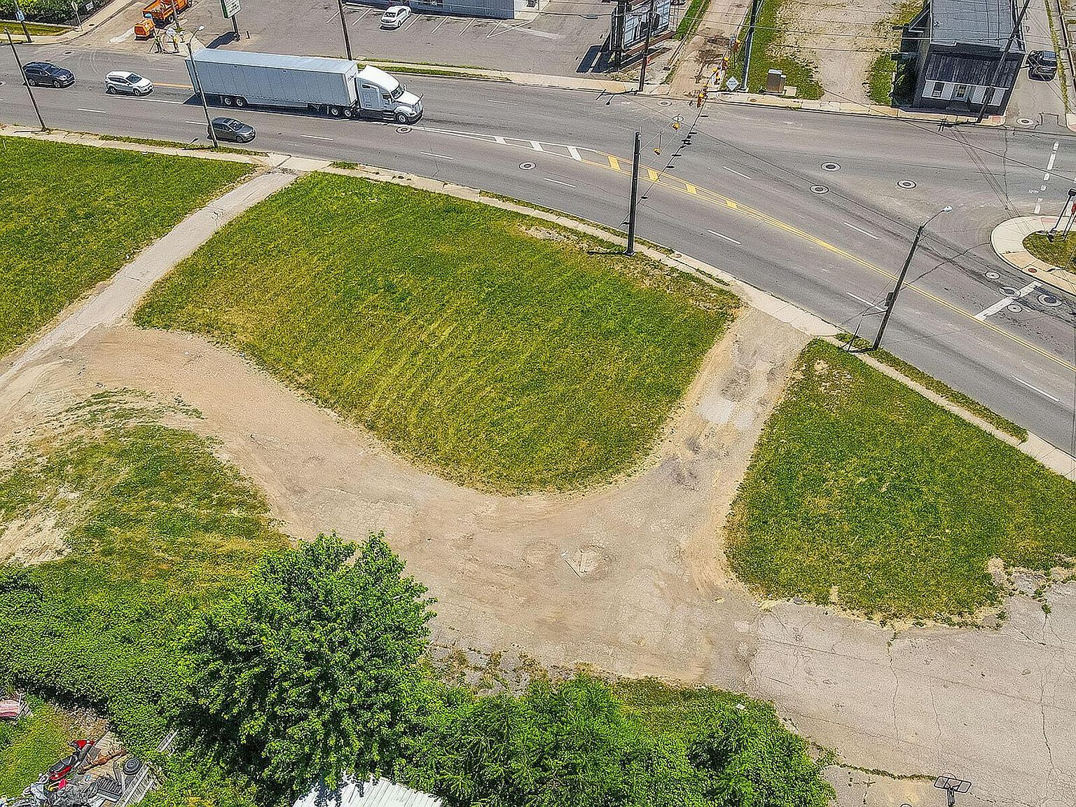 212 S Main St Mansfield, OH 44902  | Land/Lot