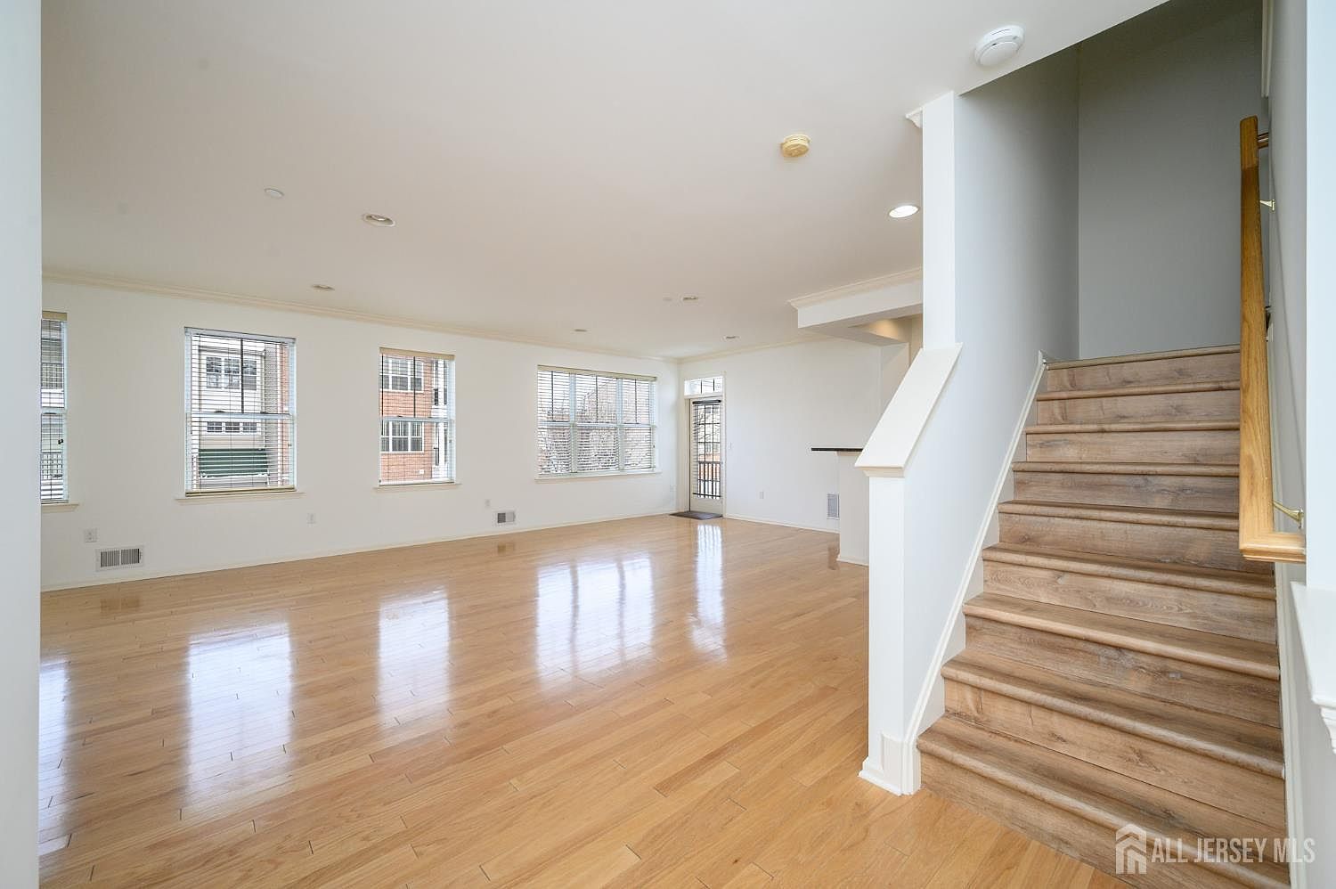 361 Lehigh Ave Perth Amboy, NJ 08861 - Thumbnail 5