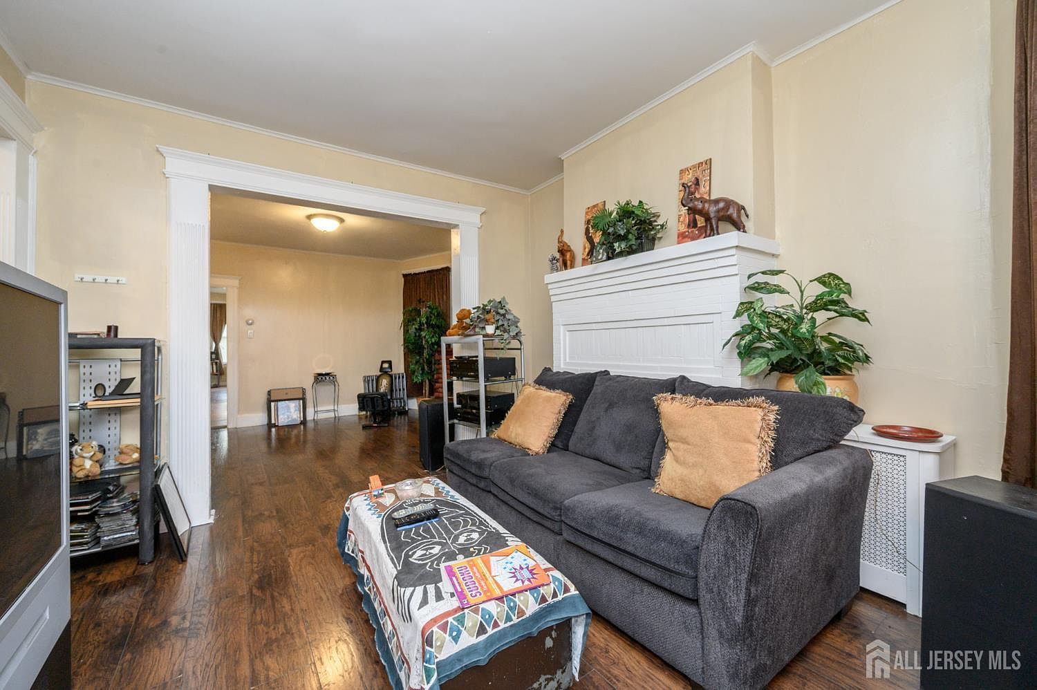 1053 Hunterdon St Newark, NJ 07112 - Thumbnail 5