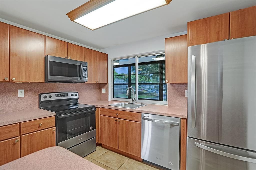 9351 Lime Bay Blvd APT 201 Tamarac, FL 33321 - Thumbnail 5