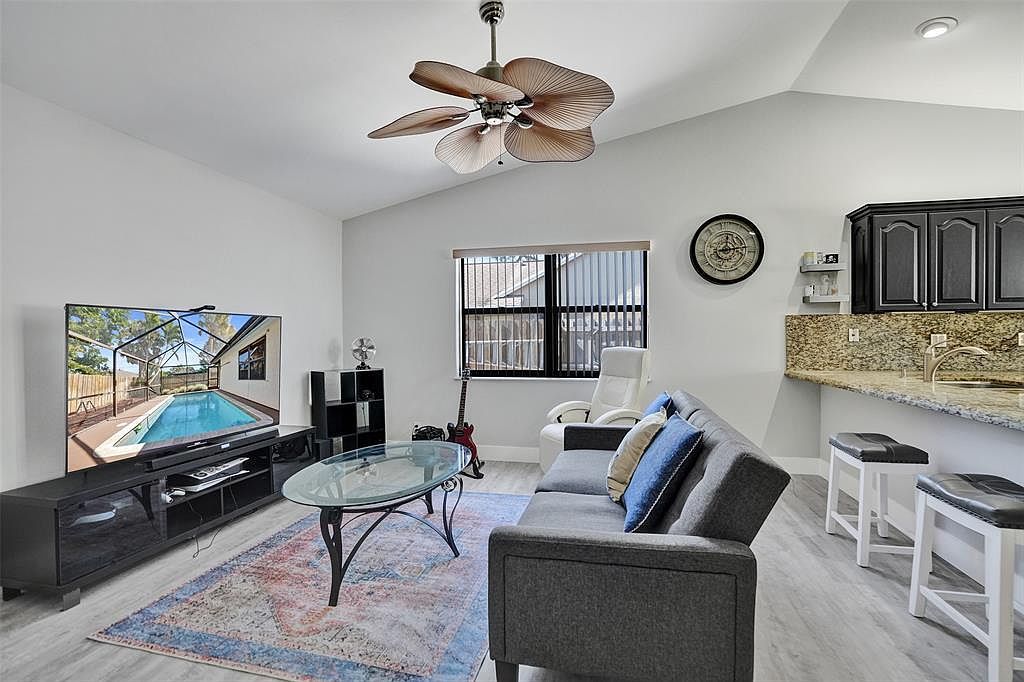 141 Roycourt Cir Royal Palm Beach, FL 33411 - Thumbnail 5