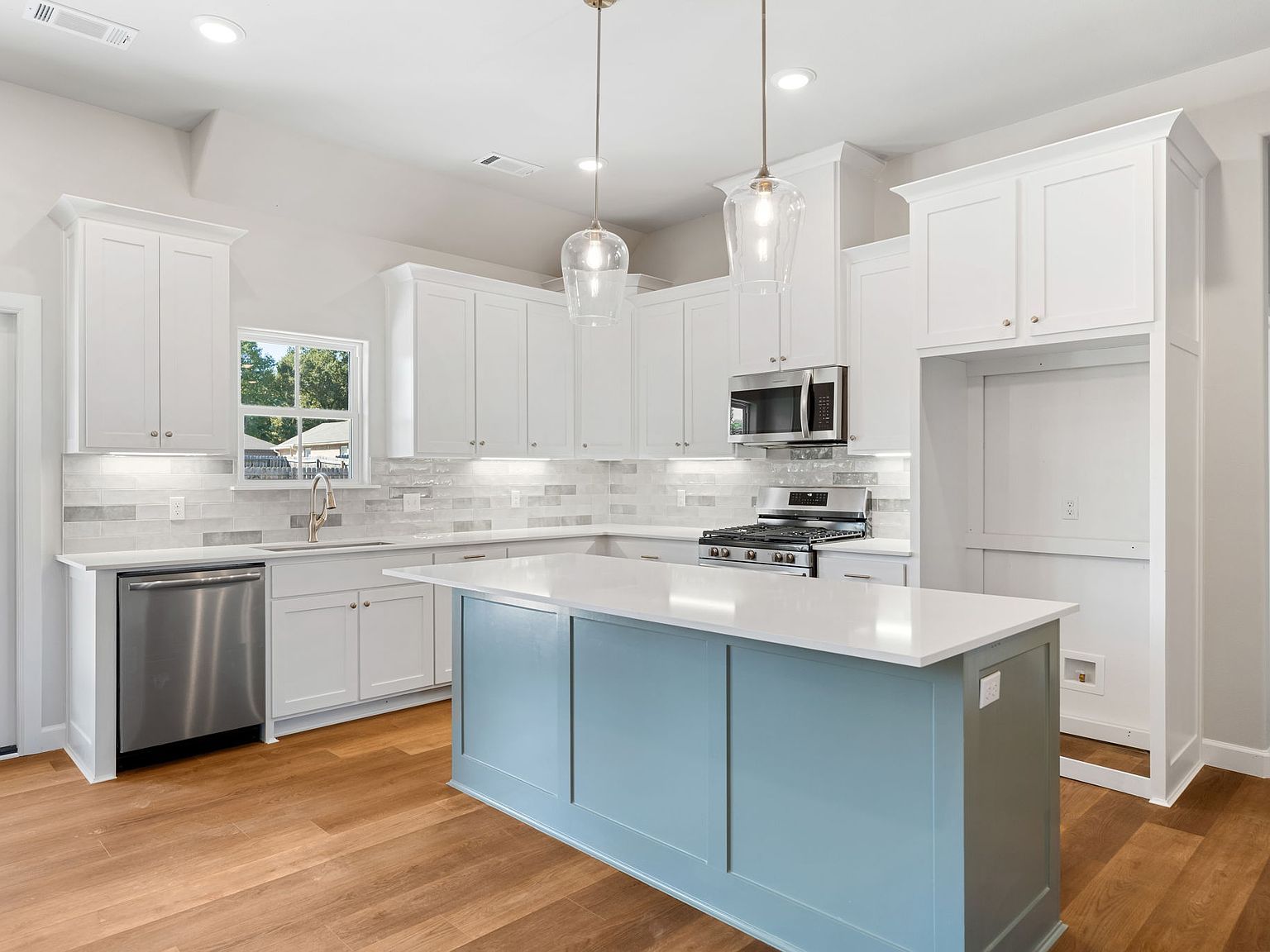 Madison Plan, Springhill Estates Barling, AR 72923 - Thumbnail 5