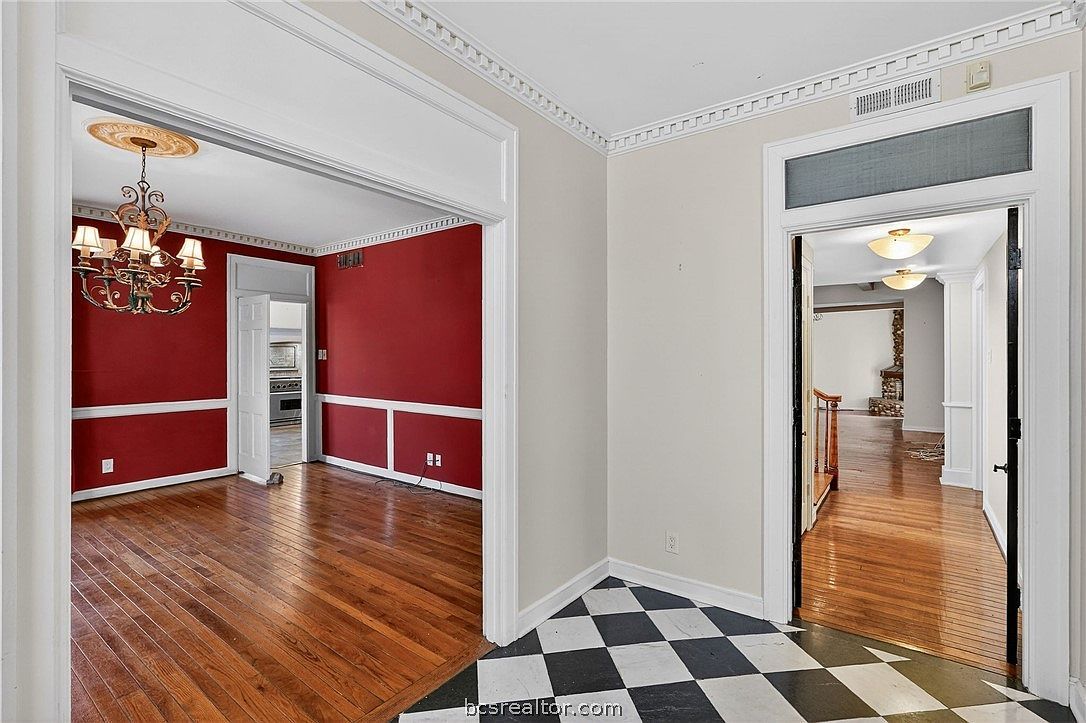 607 S Haswell Dr Bryan, TX 77803 - Thumbnail 5