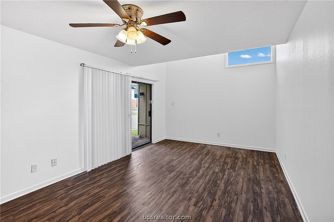 4401 Carter Creek Pkwy APT 13 Bryan, TX 77802 - Thumbnail 5