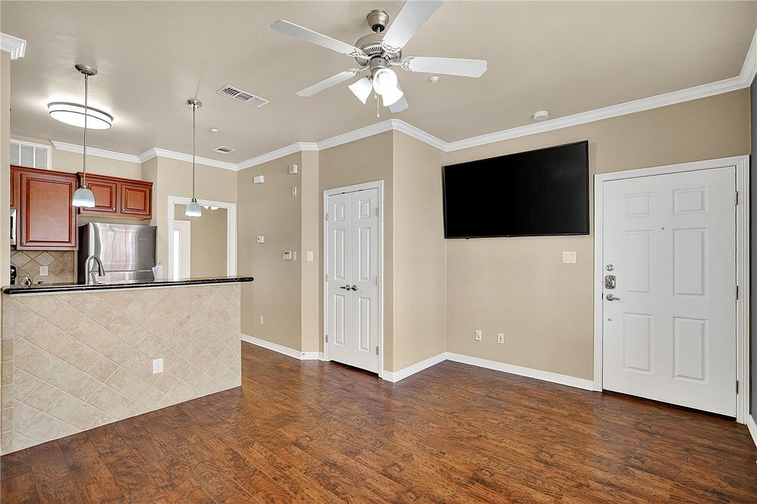 1198 Jones Butler Rd APT 901 College Station, TX 77840 - Thumbnail 5