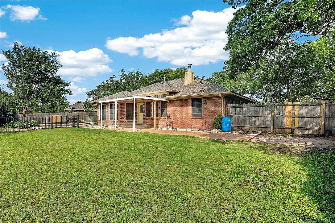 2925 Mirrormere Cir Bryan, TX 77807 - Thumbnail 5