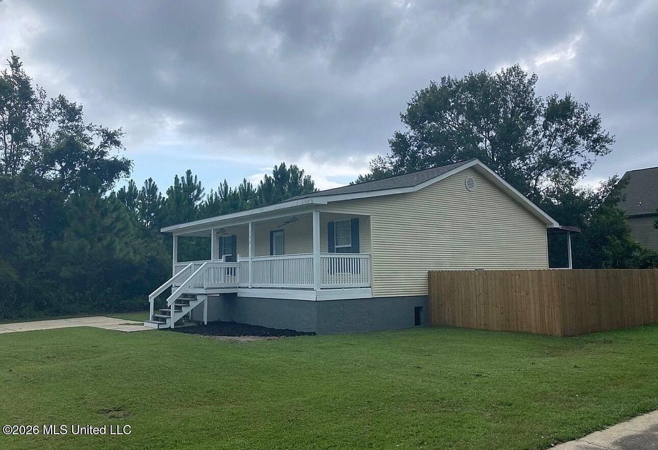 112 Spruce St Pass Christian, MS 39571 - Thumbnail 5