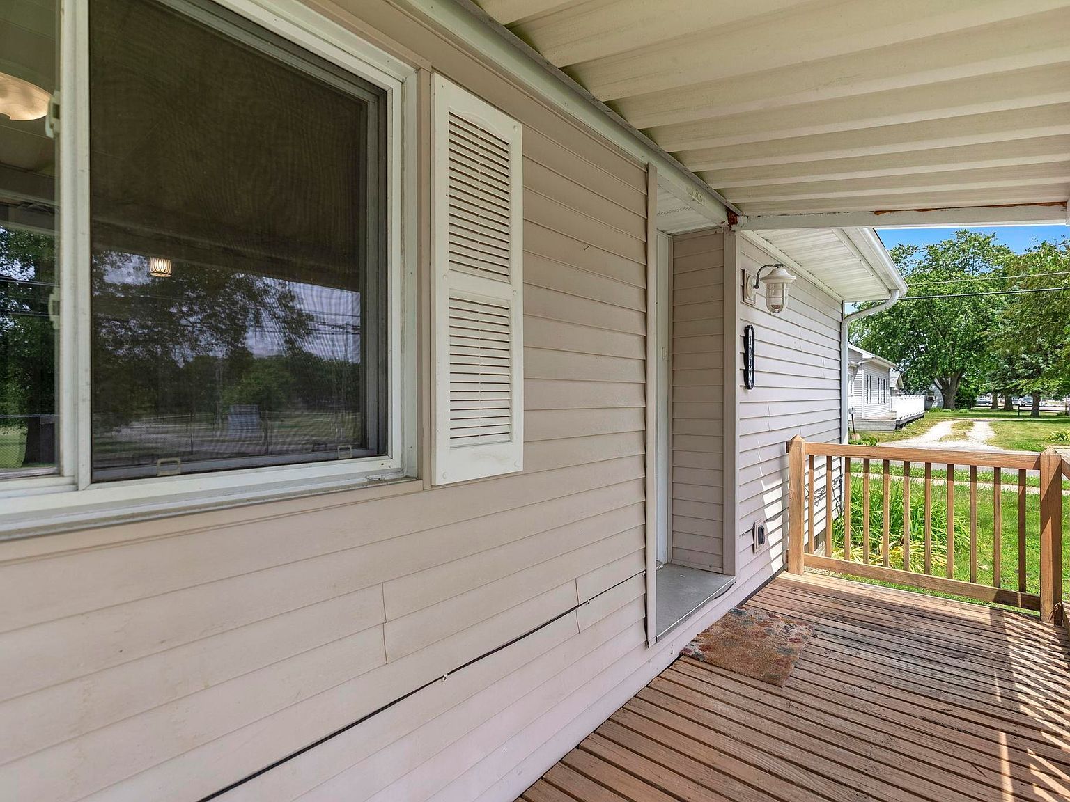 1047 E Smith St Warsaw, IN 46580 - Thumbnail 5