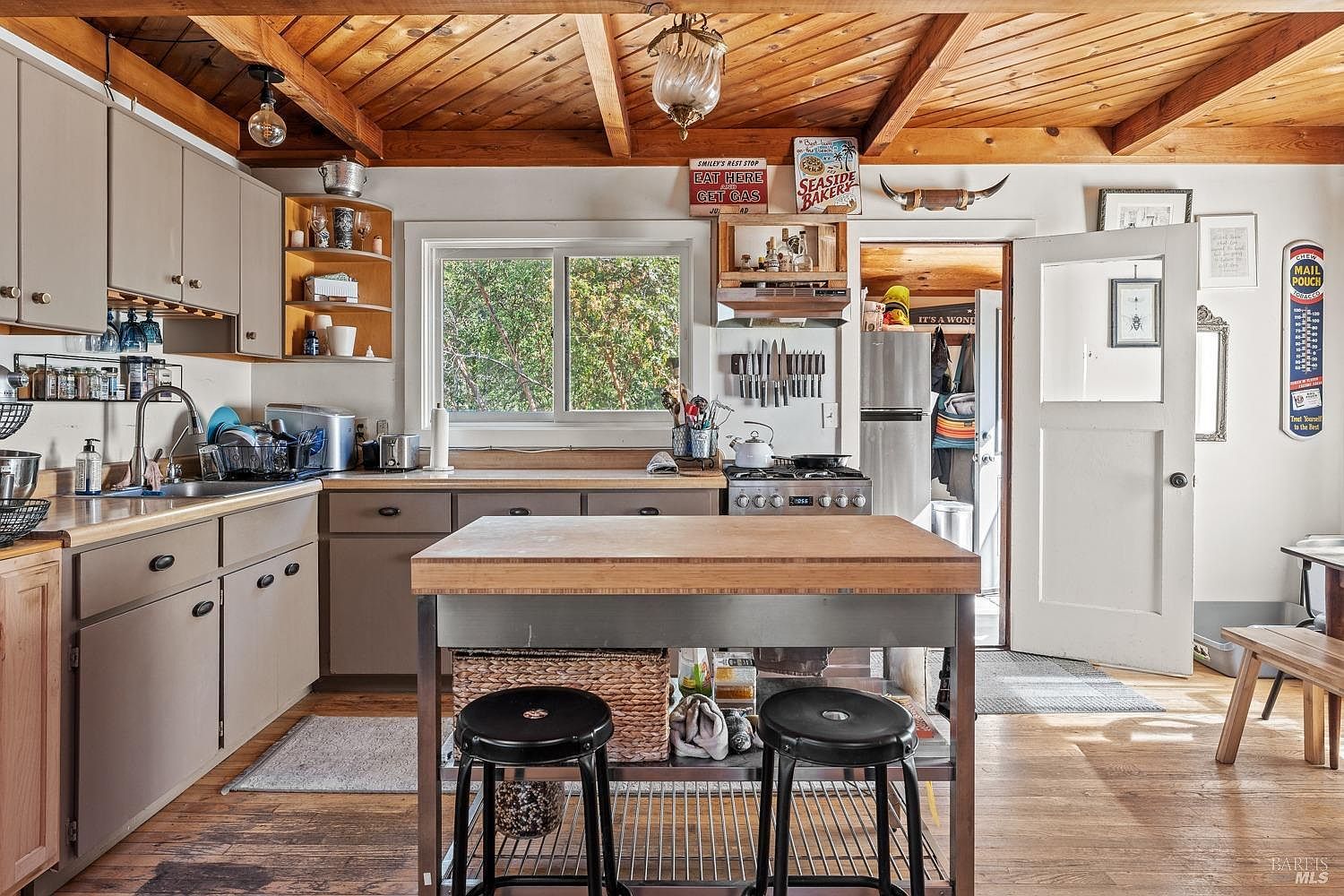 34010 Shimmins Ridge Rd Willits, CA 95490 - Thumbnail 5