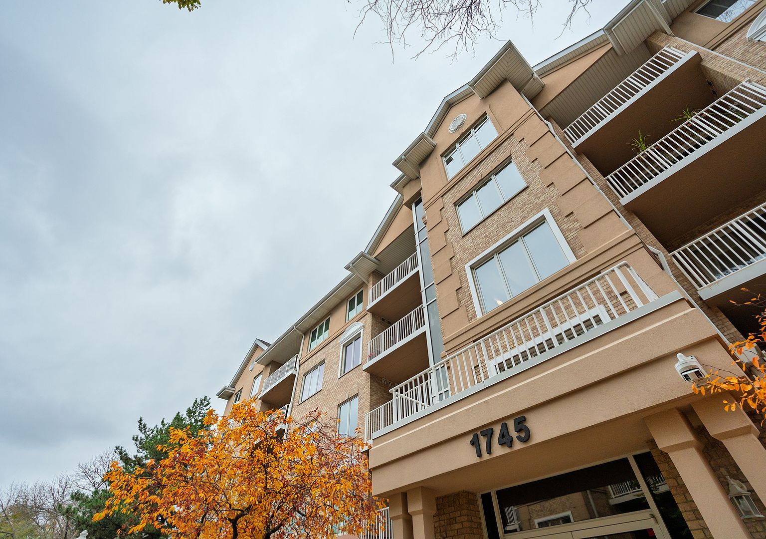 1745 Pavilion Way UNIT 206 Park Ridge, IL 60068 - Thumbnail 5