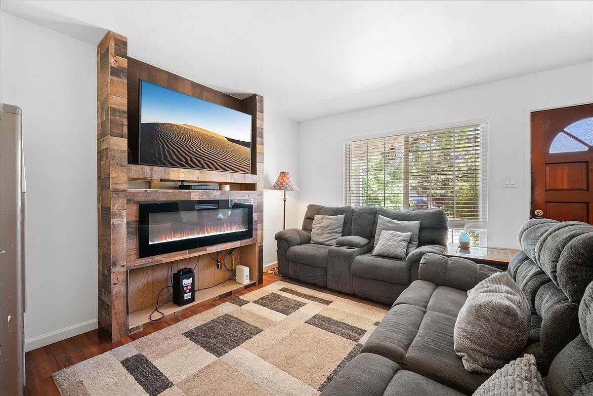 2100 Bowling Green Dr Sacramento, CA 95825 - Thumbnail 5