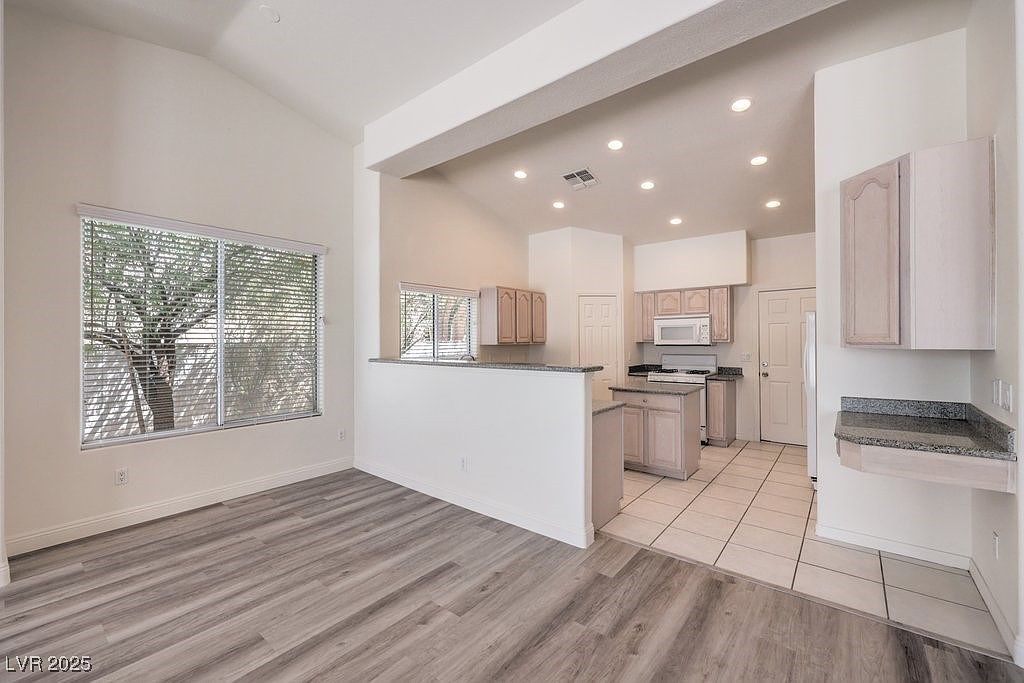 7728 Silver Wells Rd Las Vegas, NV 89149 - Thumbnail 5