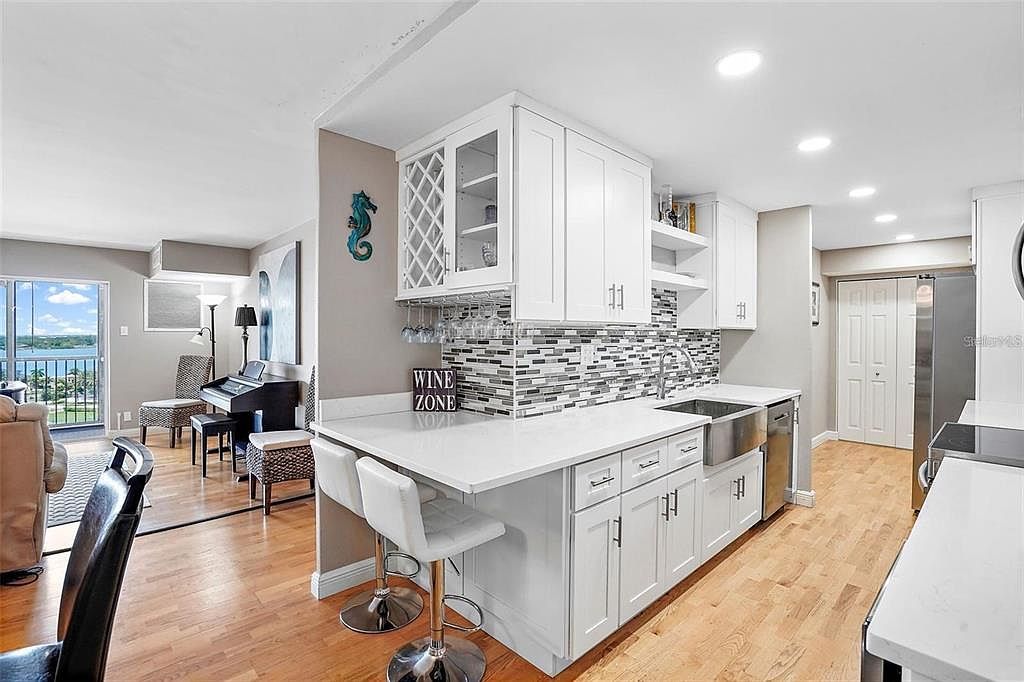 10355 Paradise Blvd #1010-1011 Saint Petersburg, FL 33706 - Thumbnail 5