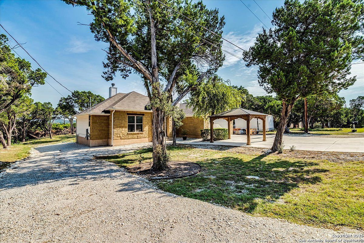 267 Eagle Rock Rd Spring Branch, TX 78070 - Thumbnail 5