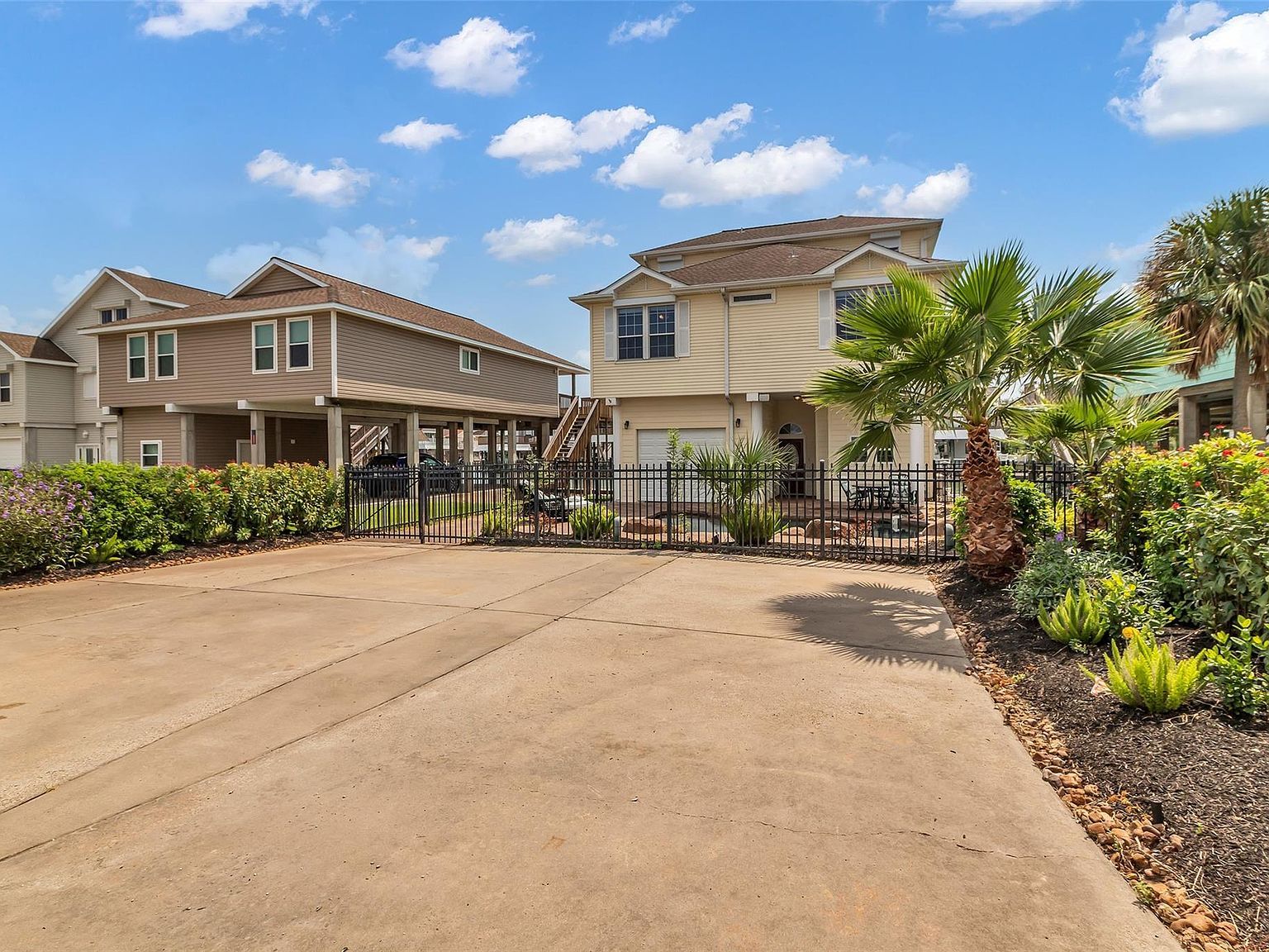 1323 Wahini St Tiki Island, TX 77554 - Thumbnail 5