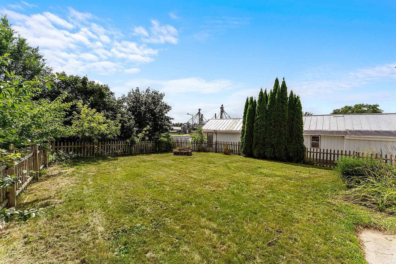 1121 Millersville Ave Howards Grove, WI 53083 - Thumbnail 5