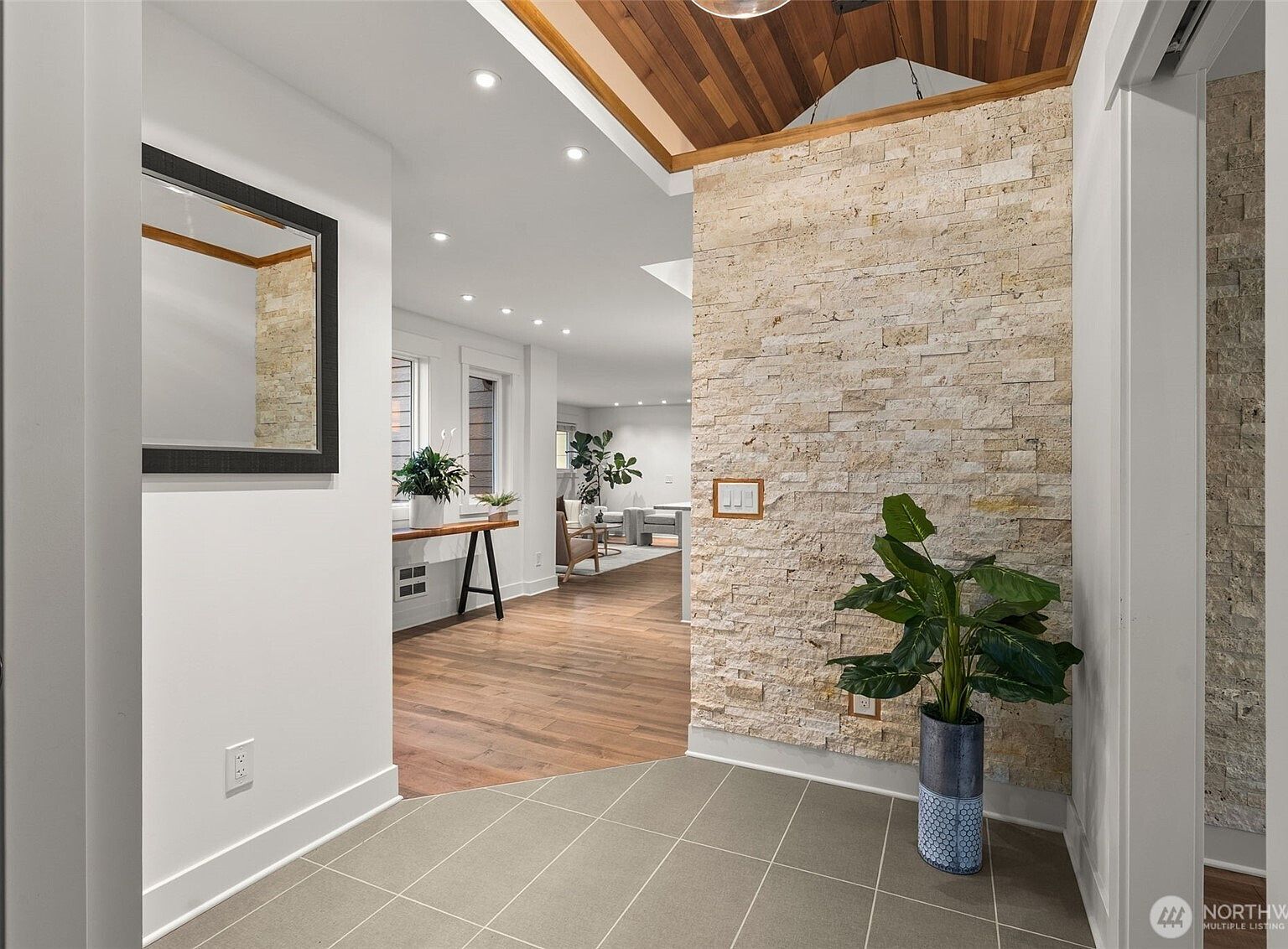 11642 Roseberg Ave S Seattle, WA 98168 - Thumbnail 5