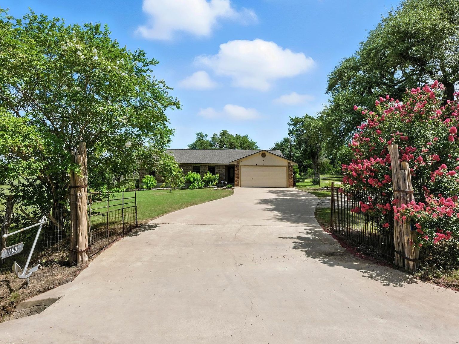 190 Carol Ann Dr Austin, TX 78737 - Thumbnail 5