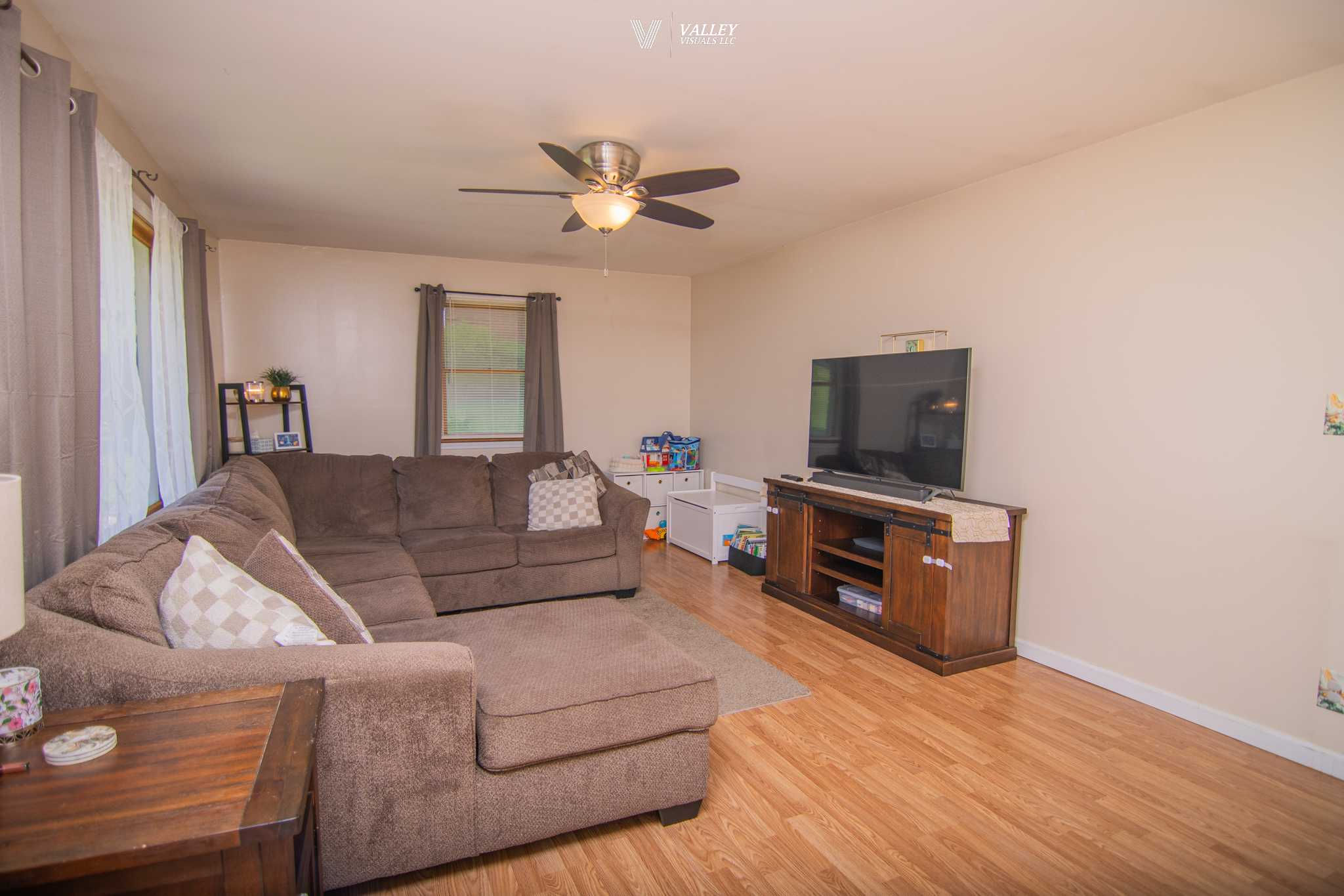 203 Bethel Lane, Saint Clairsville, OH, USA, 43950 - Thumbnail 5