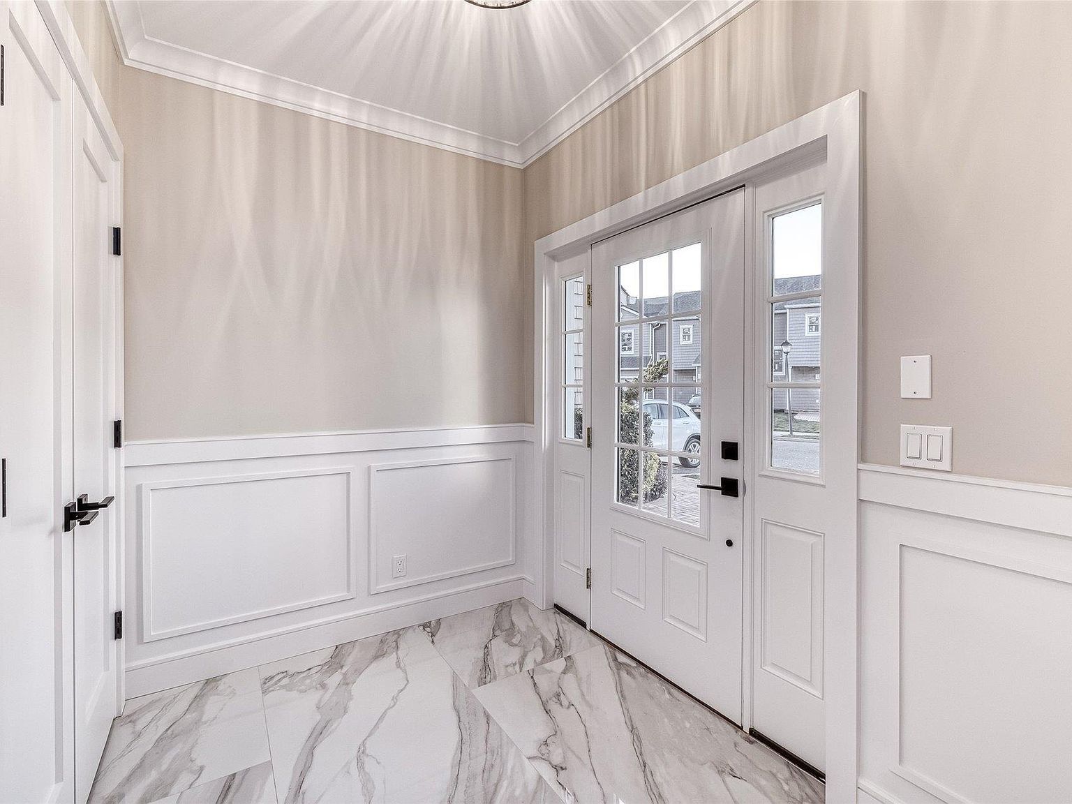 8 Ocean Watch Ct Freeport, NY 11520 - Thumbnail 5