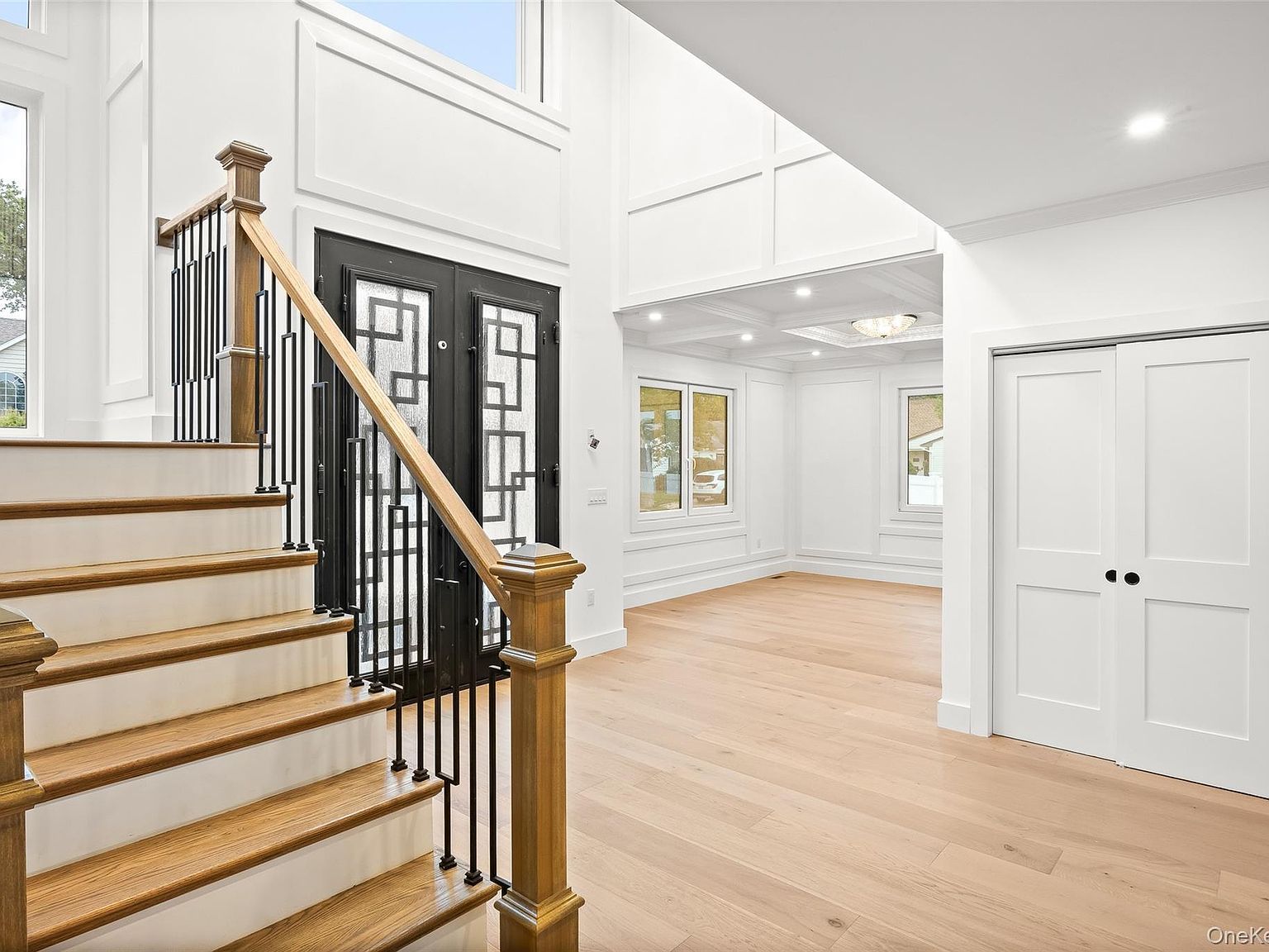 182 Friends Ln Westbury, NY 11590 - Thumbnail 5