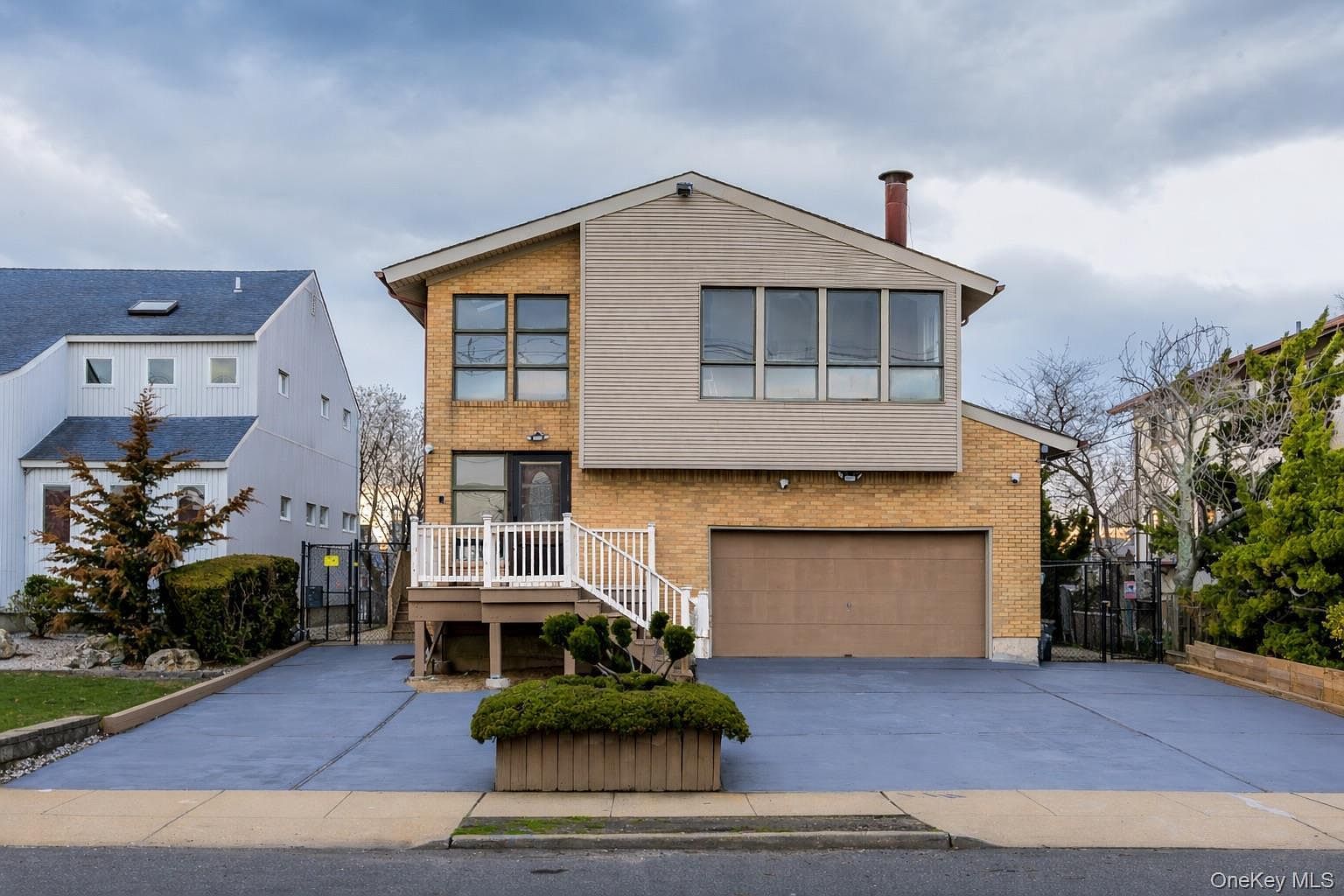 756 Guy Lombardo Ave Freeport, NY 11520 - Thumbnail 5