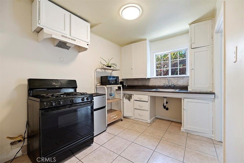 1174 W 38th St Los Angeles, CA 90037 - Thumbnail 5