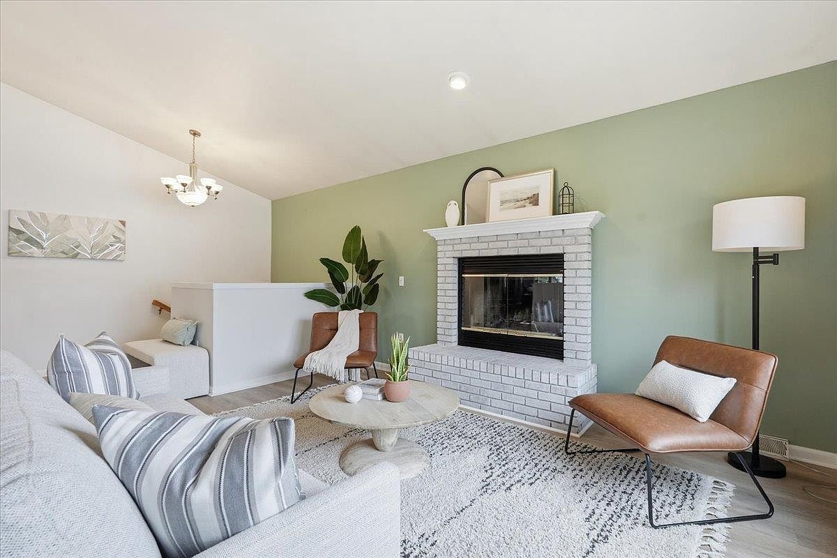 142 Meadow Ridge Ln Madison, WI 53704 - Thumbnail 5