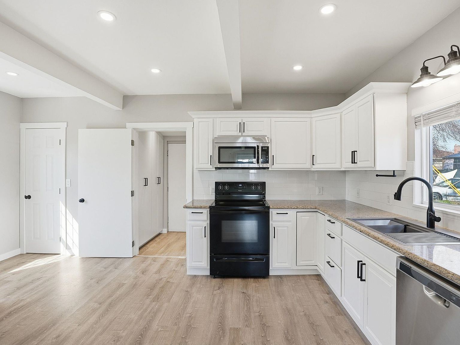 348 W Rockwell Ave Spokane, WA 99205 - Thumbnail 5