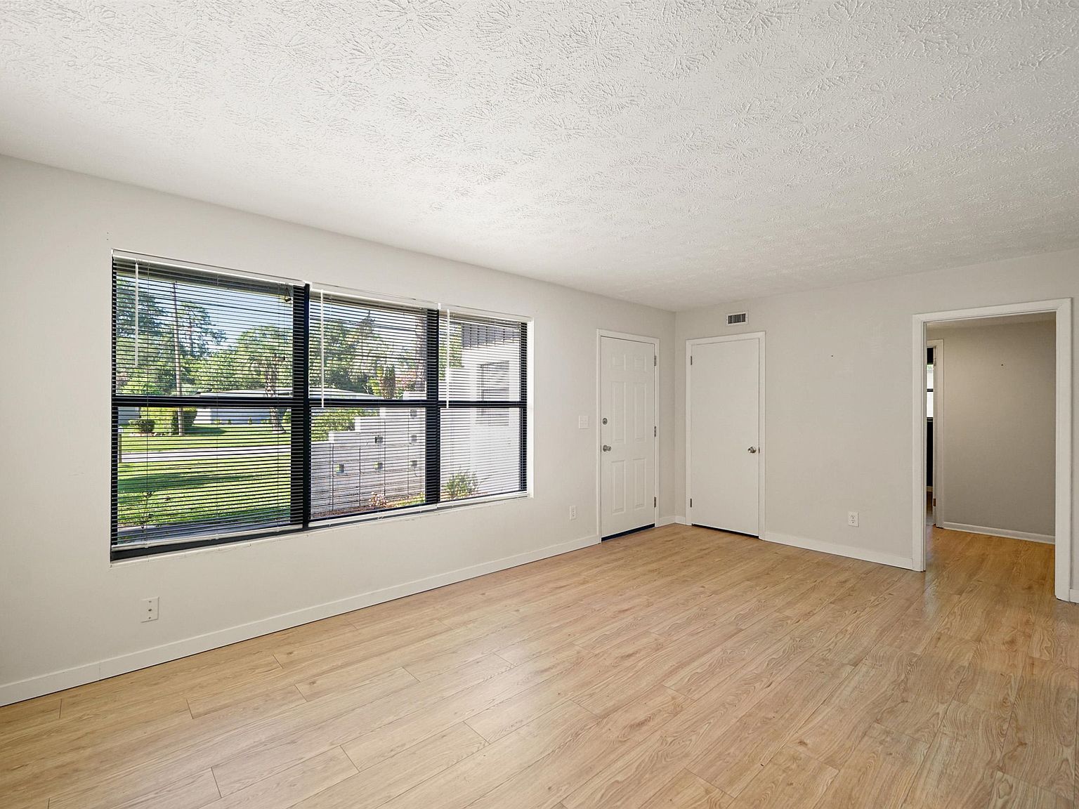 6755 Calvados Ave Jacksonville, FL 32205 - Thumbnail 5