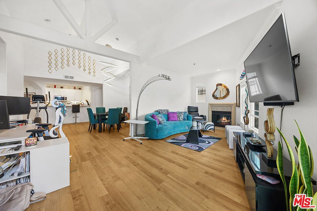 10715 Camarillo St UNIT 307 North Hollywood, CA 91602 - Thumbnail 5