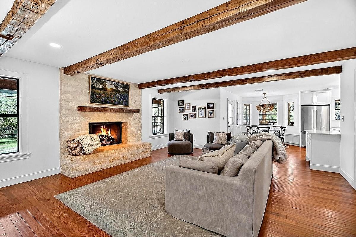 301 Medlin Creek Loop Dripping Springs, TX 78620 - Thumbnail 5