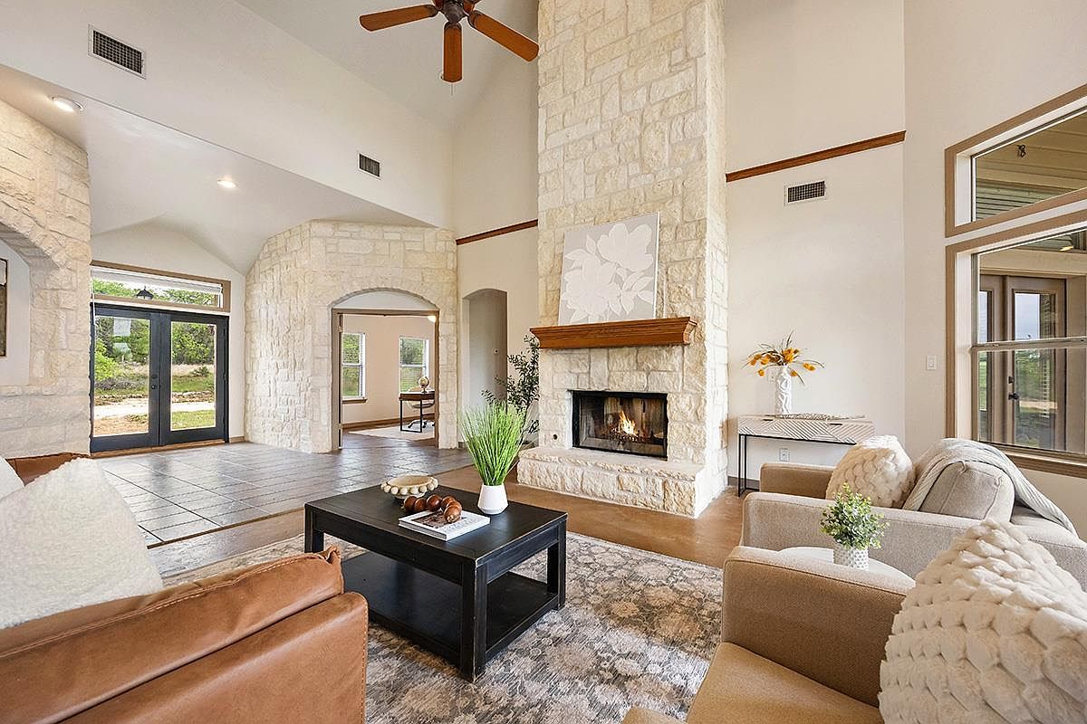 101 Maheo Way Dripping Springs, TX 78620 - Thumbnail 5