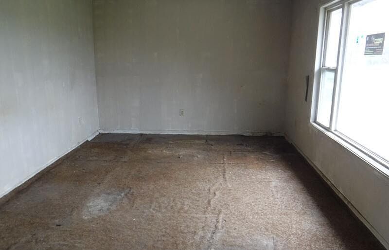 30450 M 152 Dowagiac, MI 49047 - Thumbnail 5