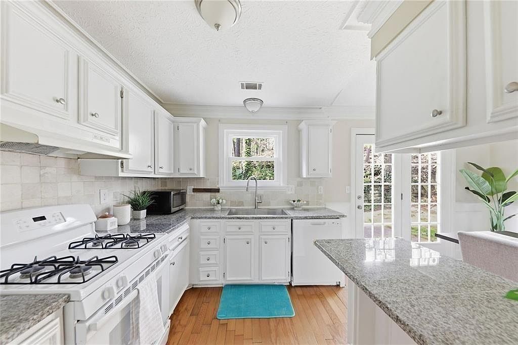 310 Knoll Ridge Ct Alpharetta, GA 30022 - Thumbnail 5